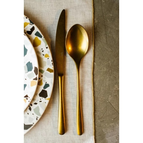 Nóż stołowy złoty